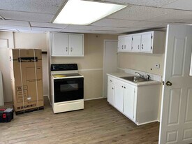 325 Waldo St, Unit Unit 7 in Rumford, ME - Building Photo