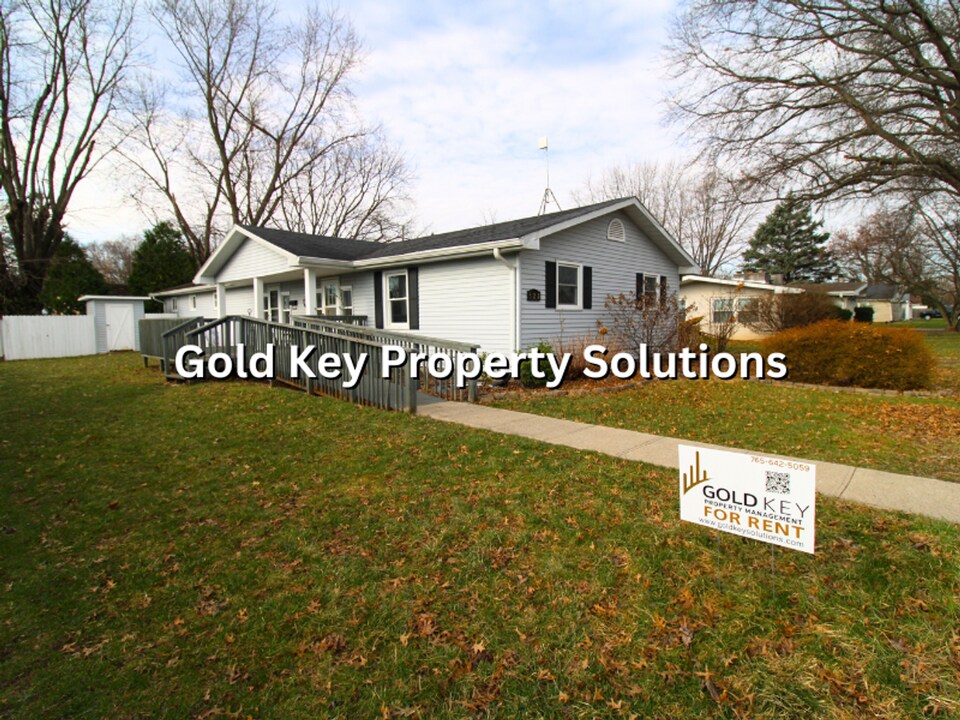 523 W Plum St-Unit -523 W Plum St Apt B in Anderson, IN - Building Photo