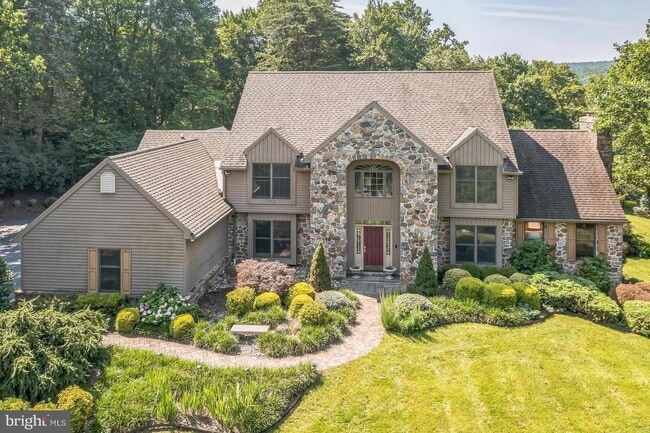 property at 1720 Honeysuckle Ln