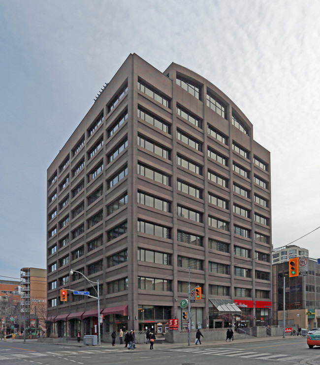 555 Yonge St