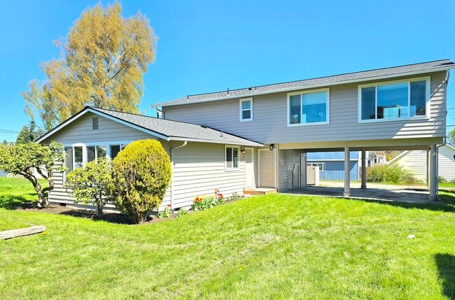 1421 Pine St in Everett, WA - Building Photo - Building Photo