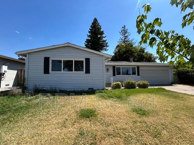 2367 Pinturo Way in Rancho Cordova, CA - Building Photo - Building Photo