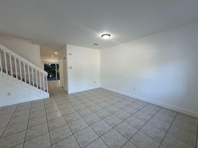 1712 SE 31st Ct in Homestead, FL - Building Photo - Building Photo