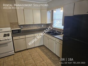 2015 SW Mission Ave in Topeka, KS - Building Photo - Building Photo