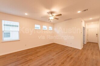 210 Flowers Ave in Hutto, TX - Building Photo - Building Photo