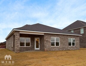 235 Irish Hl Dr in Meridianville, AL - Foto de edificio - Building Photo