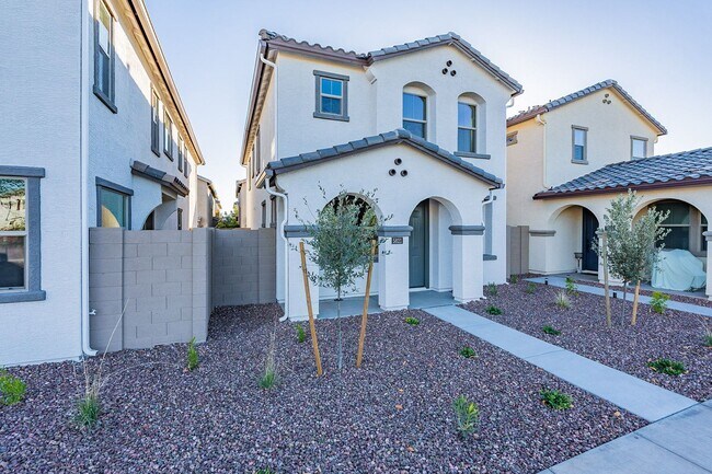 5821 W Pueblo Ave in Phoenix, AZ - Building Photo - Building Photo