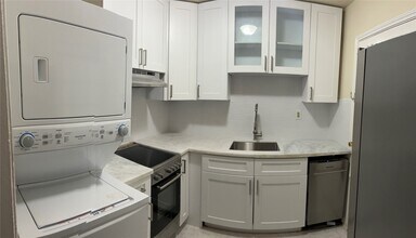 909 W 13th St in Houston, TX - Building Photo - Building Photo