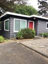 2320 NW Jetty Ave in Lincoln City, OR - Building Photo - Building Photo