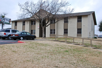 Fairway Village Apartments in Dallas, TX - Building Photo - Building Photo