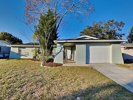 6041 9th Ave in New Port Richey, FL - Building Photo