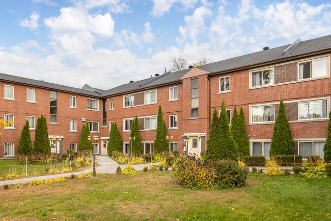 50 45E Av