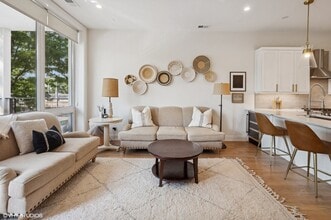 1753 N Kedzie Ave, Unit 2 in Chicago, IL - Foto de edificio - Building Photo