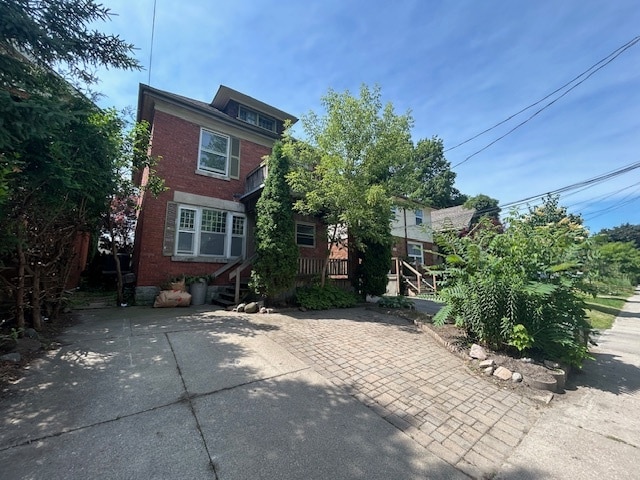 property at 669 Lorne Ave
