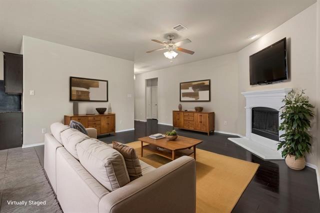 8700 Trailblazer Dr in Cross Roads, TX - Building Photo