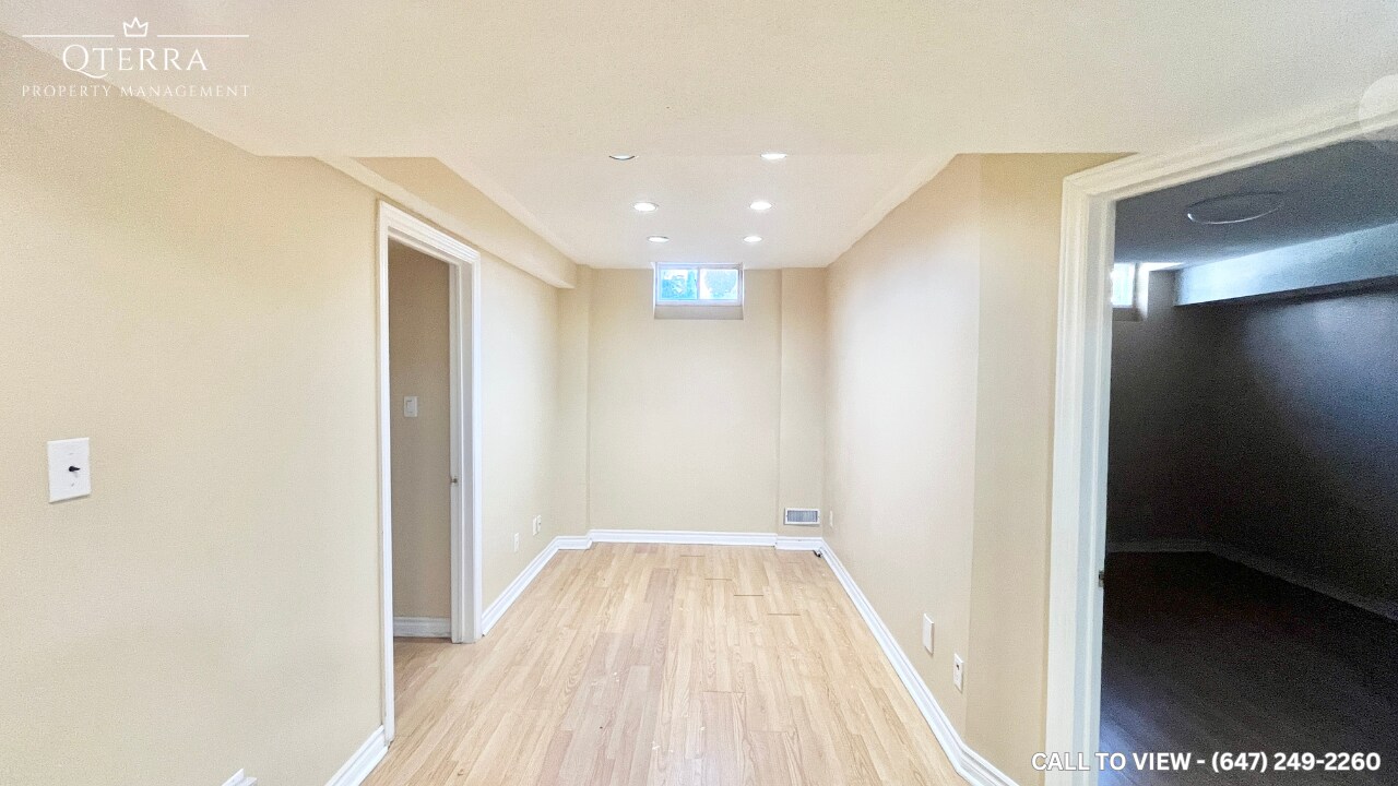 9 Tournament Dr in Brampton, ON - Building Photo