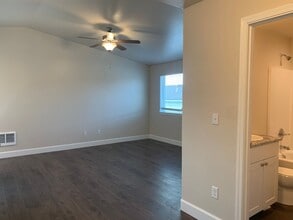 3513 Chelsea St in Klamath Falls, OR - Foto de edificio - Building Photo