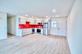 14629 W Erwin St in Van Nuys, CA - Foto de edificio - Building Photo