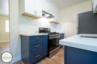 513 Pierce Rd in Menlo Park, CA - Building Photo - Building Photo