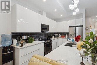 133 Duford St in Ottawa, ON - Building Photo - Building Photo