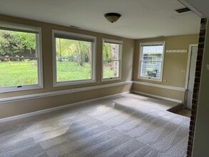 32857 N Alleghany Rd in Grayslake, IL - Building Photo - Building Photo