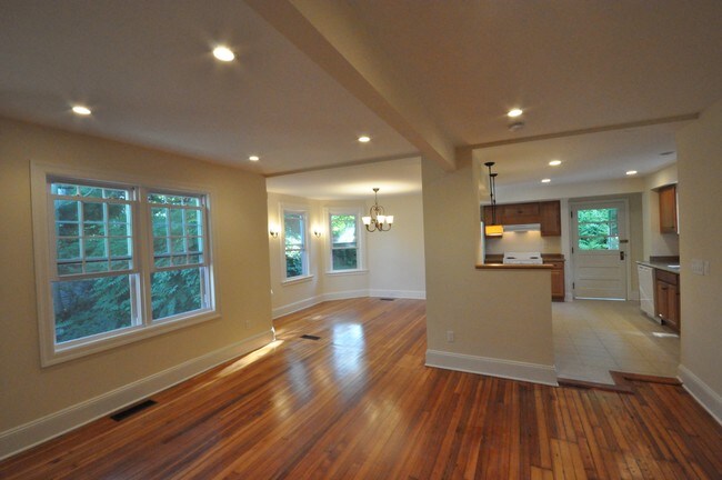 32 Weaver St, Unit 1 in Greenwich, CT - Building Photo - Building Photo