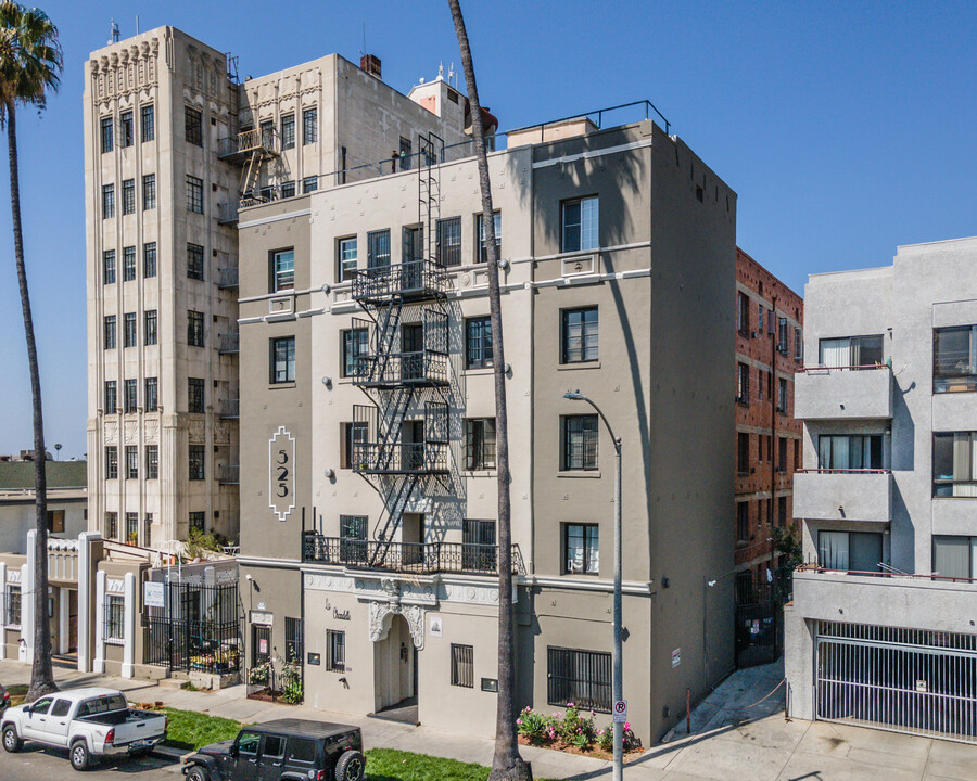 La Chandelle Apts in Los Angeles, CA - Foto de edificio