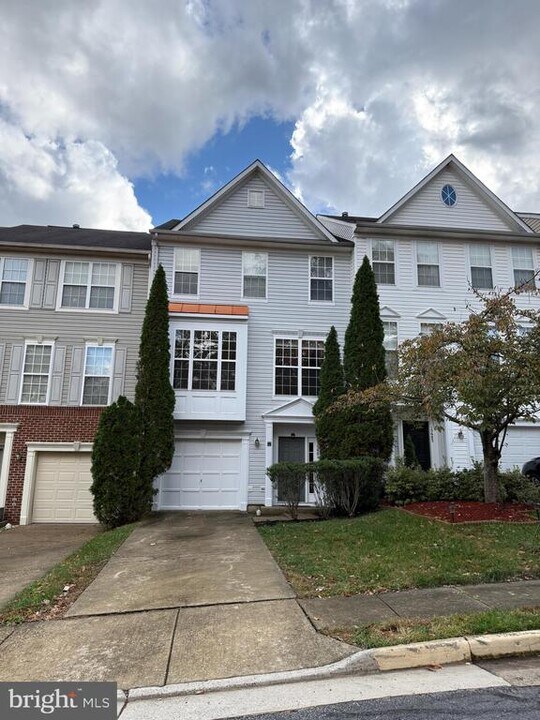 15681 Palermo Terrace in Woodbridge, VA - Building Photo