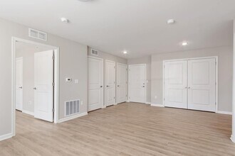 Trolley Circle in Belleville, IL - Building Photo - Building Photo