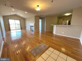 1100 Quaker Hill Dr in Alexandria, VA - Building Photo