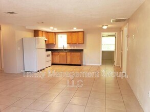 5205 Drift Tide Dr in New Port Richey, FL - Building Photo - Building Photo