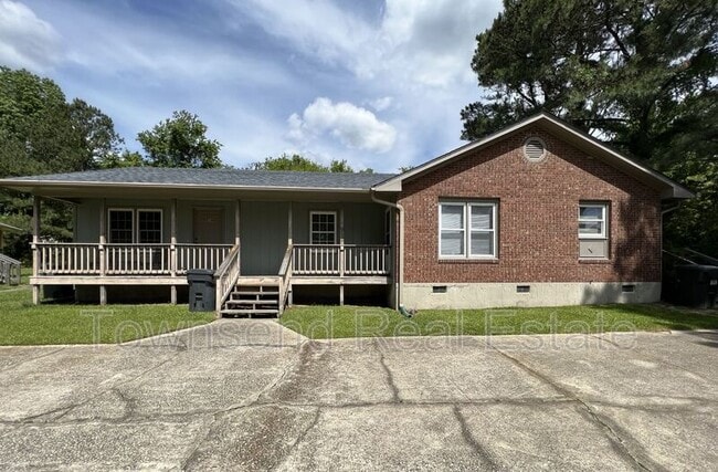 property at 914 Emory Ct