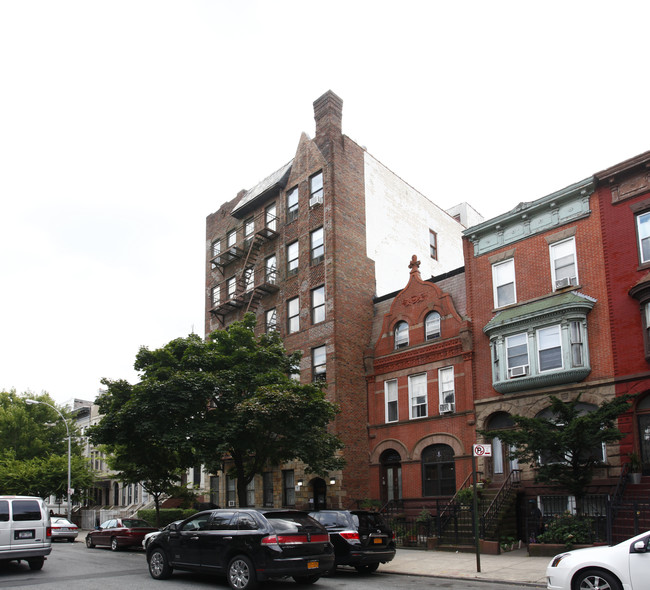 654 Saint Marks Ave in Brooklyn, NY - Building Photo - Building Photo