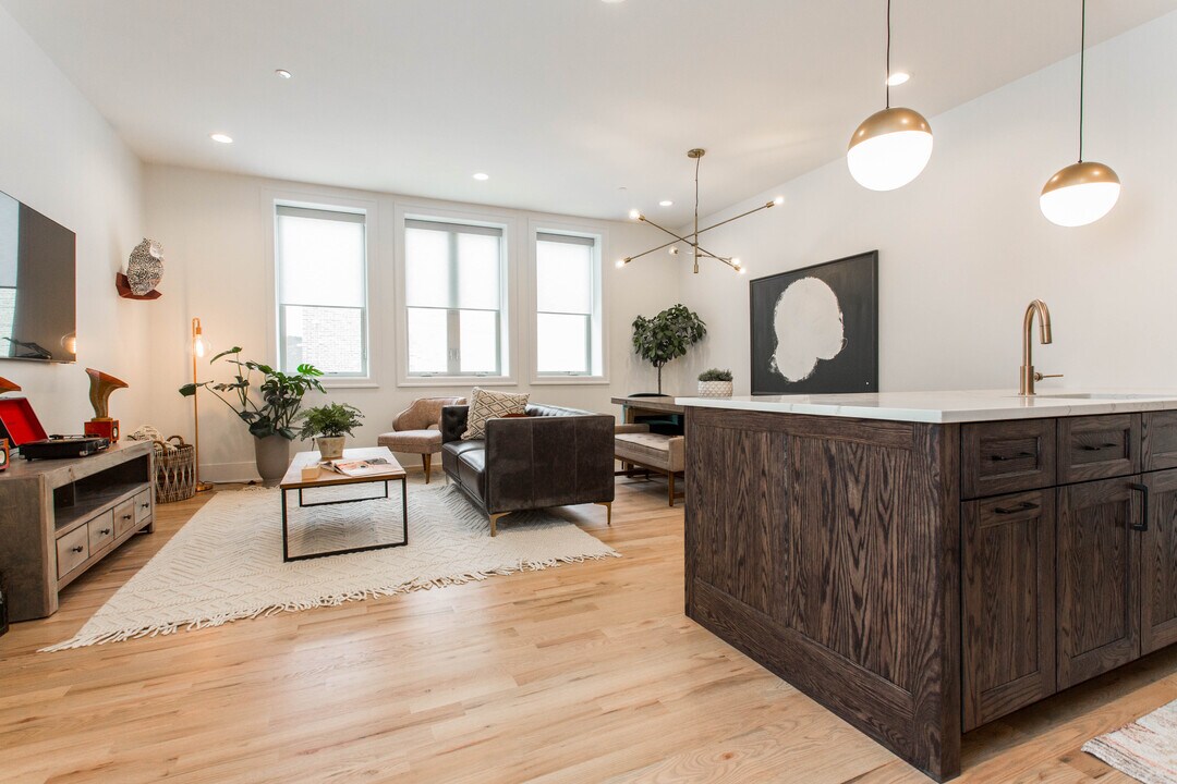 2313 W North Ave in Chicago, IL - Building Photo