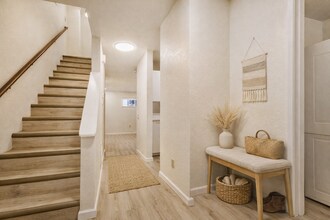 1727 NW 61st St, Unit 1 in Seattle, WA - Foto de edificio - Building Photo