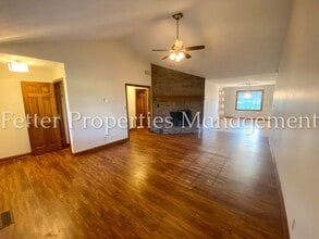 8304 Copperfield Dr in Evansville, IN - Building Photo - Building Photo