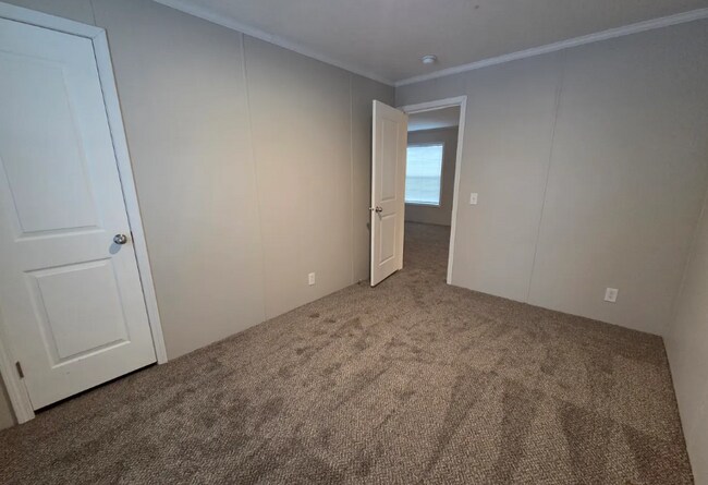 500 Elmwood Ln in Columbus, MI - Foto de edificio - Building Photo