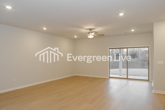 230 Exeter St in Huntsville, AL - Building Photo - Building Photo