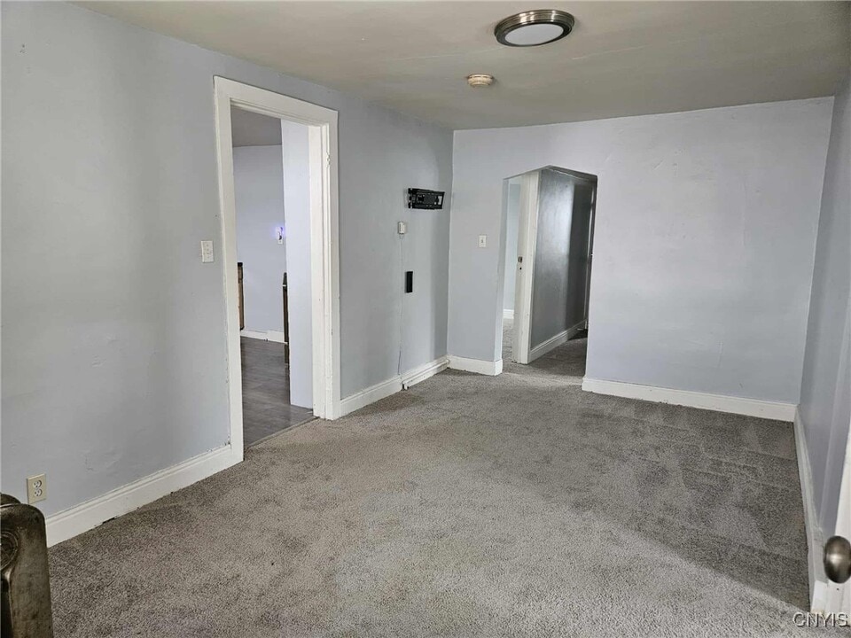 521 S Wilbur Ave in Syracuse, NY - Building Photo