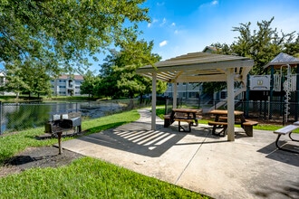 Carolina Club Apartments in Daytona Beach, FL - Building Photo - Building Photo