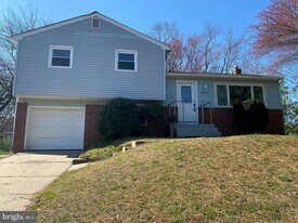 902 Woodlane Rd in Mount Holly, NJ - Building Photo