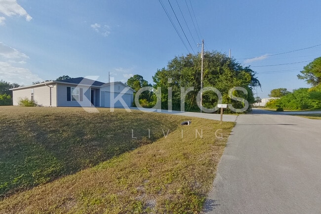54 Beth Ave S in Lehigh Acres, FL - Building Photo - Building Photo