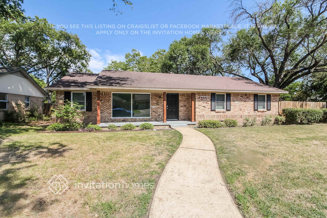 8561 Sweetwood Dr in Dallas, TX - Building Photo