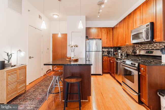 2120 Vermont Ave NW in Washington, DC - Building Photo - Building Photo