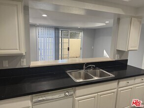 7639 Kester Ave in Los Angeles, CA - Building Photo - Building Photo