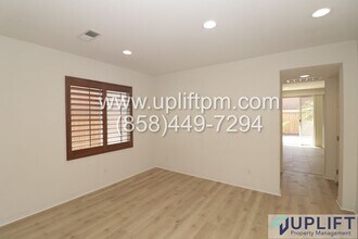 2224 Caminito Pienza in Chula Vista, CA - Foto de edificio - Building Photo