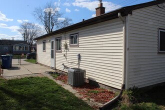23848 Stewart Ave in Warren, MI - Building Photo - Building Photo