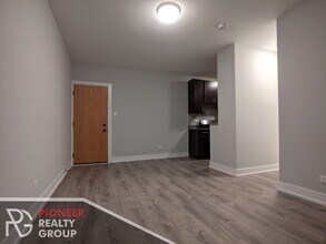 711 W Brompton Ave in Chicago, IL - Building Photo - Building Photo