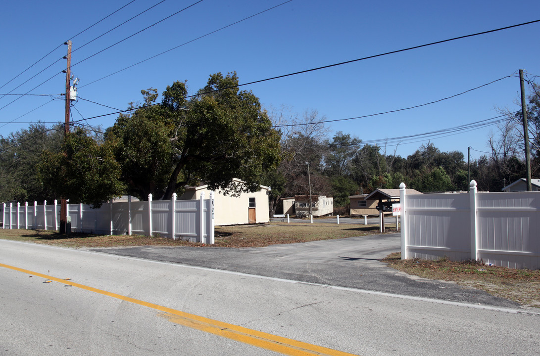 Spring Lake Camper Park in Davenport, FL - Foto de edificio