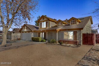 37508 37th St E in Palmdale, CA - Building Photo - Building Photo